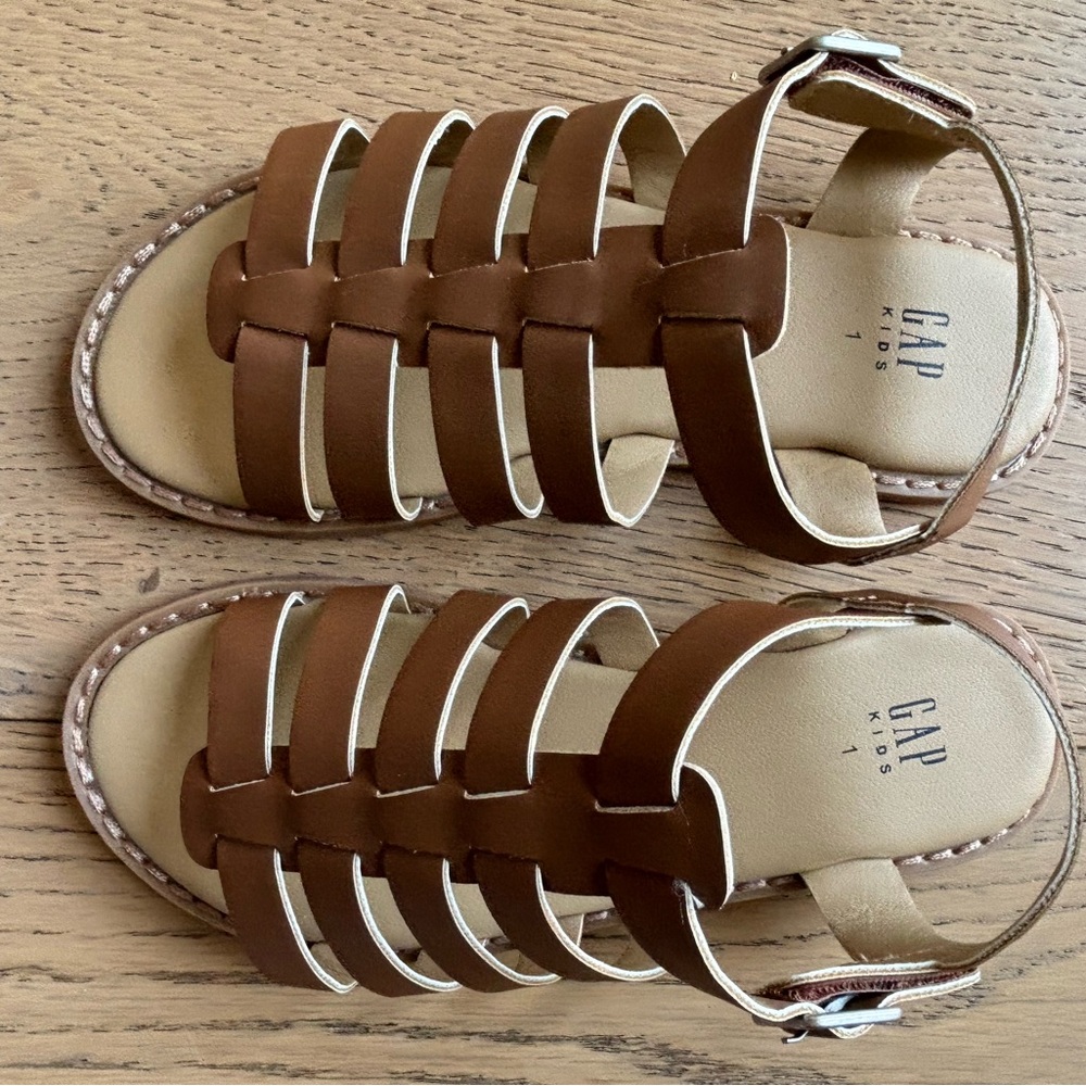 GAP Kids Girls Brown Leather Sandals, Size 1 - never worn